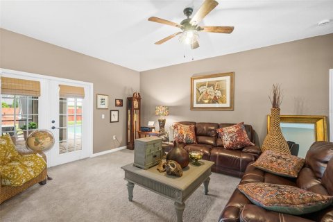 House in Palm Coast, Florida 3 bedrooms, 217.3 sq.m. № 2107565 - photo 9