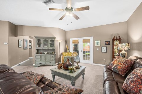 House in Palm Coast, Florida 3 bedrooms, 217.3 sq.m. № 2107565 - photo 11