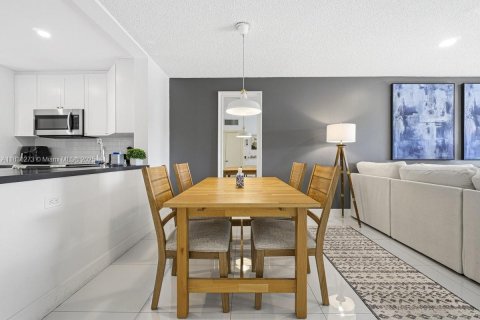 Снять в аренду кондоминиум в Лодердейл-бай-те-Си, Флорида 2 спальни, 92.9м2, № 2019520 - фото 10