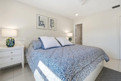 Снять в аренду кондоминиум в Лодердейл-бай-те-Си, Флорида 2 спальни, 92.9м2, № 2019520 - фото 20