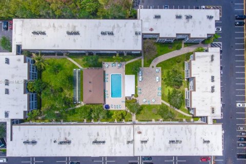 Снять в аренду кондоминиум в Лодердейл-бай-те-Си, Флорида 2 спальни, 92.9м2, № 2019520 - фото 4