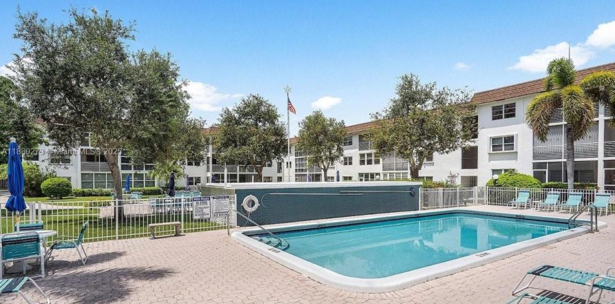 Кондоминиум с 2 спальнями в Лодердейл-бай-те-Си, Флорида № 2019520