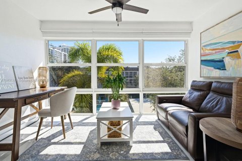 Снять в аренду кондоминиум в Лодердейл-бай-те-Си, Флорида 2 спальни, 92.9м2, № 2019520 - фото 17