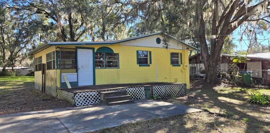 Villa ou maison à Crescent City, Floride 3 chambres, 102.38 m2 № 1552690