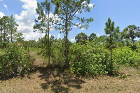 Villa ou maison à vendre à Lehigh Acres, Floride: 3 chambres, 187.94 m2 № 2413905 - photo 7