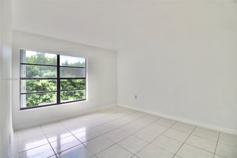 Condominio en alquiler en Miami, Florida, 2 dormitorios, 112.41 m2 № 1878490 - foto 14