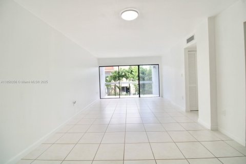 Condominio en alquiler en Miami, Florida, 2 dormitorios, 112.41 m2 № 1878490 - foto 8