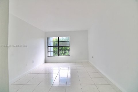 Condominio en alquiler en Miami, Florida, 2 dormitorios, 112.41 m2 № 1878490 - foto 15