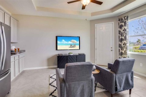 House in Wildwood, Florida 4 bedrooms, 263.47 sq.m. № 1585653 - photo 13