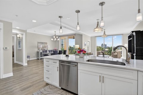 Condominio en venta en North Fort Myers, Florida, 2 dormitorios, 165.92 m2 № 2114321 - foto 6