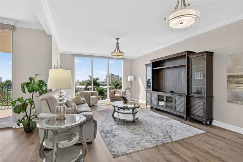 Condominio en venta en North Fort Myers, Florida, 2 dormitorios, 165.92 m2 № 2114321 - foto 8