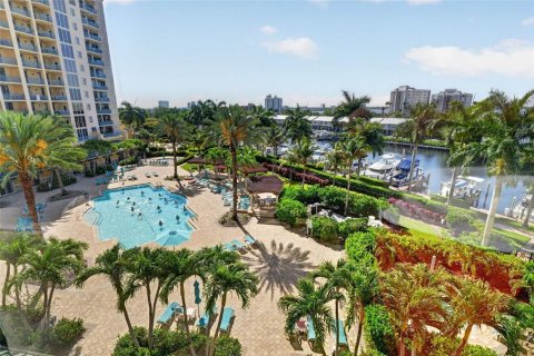 Condominio en venta en North Fort Myers, Florida, 2 dormitorios, 165.92 m2 № 2114321 - foto 24
