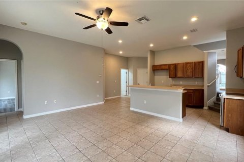 House in Davenport, Florida 5 bedrooms, 237.64 sq.m. № 2206983 - photo 14