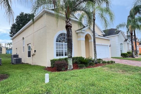 House in Davenport, Florida 5 bedrooms, 237.64 sq.m. № 2206983 - photo 2