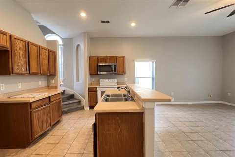 House in Davenport, Florida 5 bedrooms, 237.64 sq.m. № 2206983 - photo 12