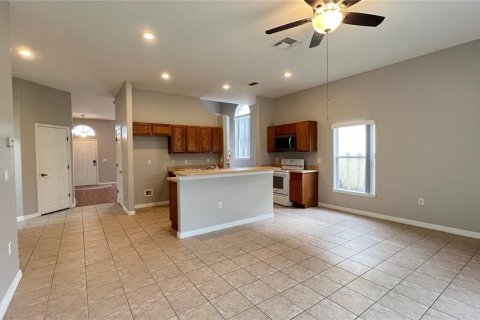 House in Davenport, Florida 5 bedrooms, 237.64 sq.m. № 2206983 - photo 18