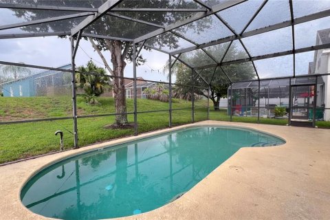 House in Davenport, Florida 5 bedrooms, 237.64 sq.m. № 2206983 - photo 22