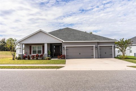 House in Auburndale, Florida 5 bedrooms, 236.81 sq.m. № 2110263 - photo 2