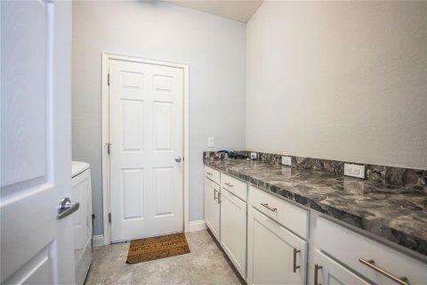 House in Auburndale, Florida 5 bedrooms, 236.81 sq.m. № 2110263 - photo 20