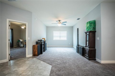 House in Auburndale, Florida 5 bedrooms, 236.81 sq.m. № 2110263 - photo 23