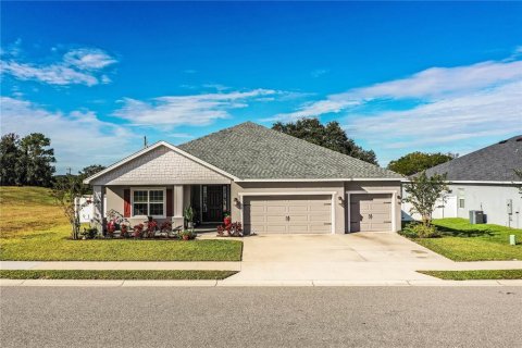 House in Auburndale, Florida 5 bedrooms, 236.81 sq.m. № 2110263 - photo 3