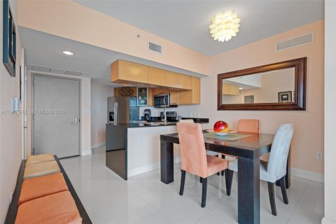 Condominio en venta en Miami, Florida, 2 dormitorios, 97.36 m2 № 2030929 - foto 24