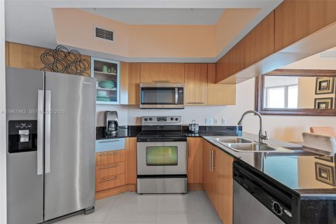 Condominio en venta en Miami, Florida, 2 dormitorios, 97.36 m2 № 2030929 - foto 4