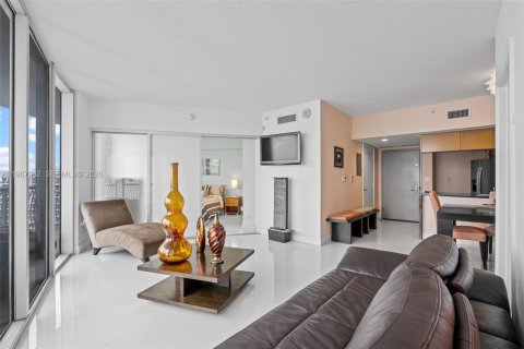 Condominio en venta en Miami, Florida, 2 dormitorios, 97.36 m2 № 2030929 - foto 27