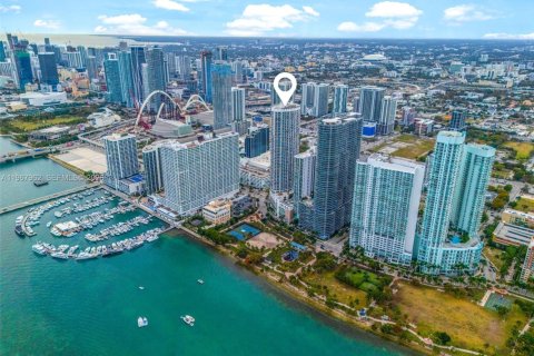 Condominio en venta en Miami, Florida, 2 dormitorios, 97.36 m2 № 2030929 - foto 14