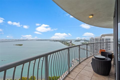 Condominio en venta en Miami, Florida, 2 dormitorios, 97.36 m2 № 2030929 - foto 2