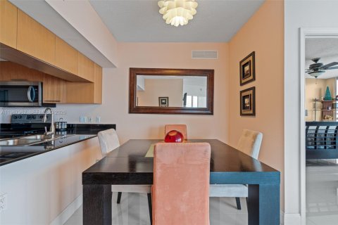 Condominio en venta en Miami, Florida, 2 dormitorios, 97.36 m2 № 2030929 - foto 23
