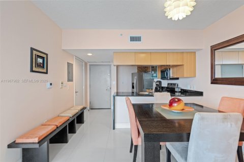Condominio en venta en Miami, Florida, 2 dormitorios, 97.36 m2 № 2030929 - foto 25