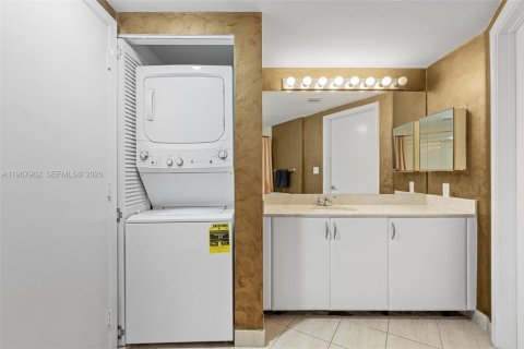 Condominio en venta en Miami, Florida, 2 dormitorios, 97.36 m2 № 2030929 - foto 7