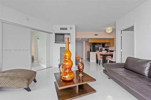 Condominio en venta en Miami, Florida, 2 dormitorios, 97.36 m2 № 2030929 - foto 28