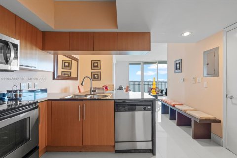 Condominio en venta en Miami, Florida, 2 dormitorios, 97.36 m2 № 2030929 - foto 22