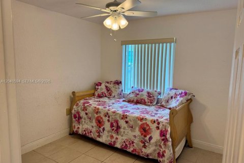 Villa ou maison à vendre à Miami, Floride: 4 chambres, 142.14 m2 № 2087299 - photo 16