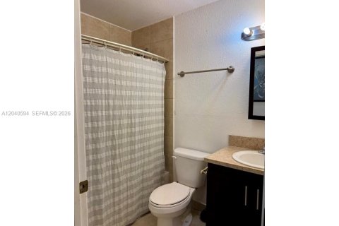 Villa ou maison à vendre à Miami, Floride: 4 chambres, 142.14 m2 № 2087299 - photo 12