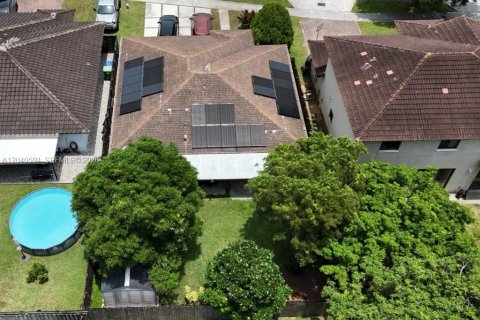 Villa ou maison à vendre à Miami, Floride: 4 chambres, 142.14 m2 № 2087299 - photo 5