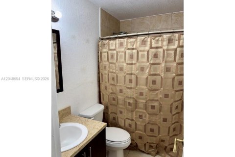 Villa ou maison à vendre à Miami, Floride: 4 chambres, 142.14 m2 № 2087299 - photo 18