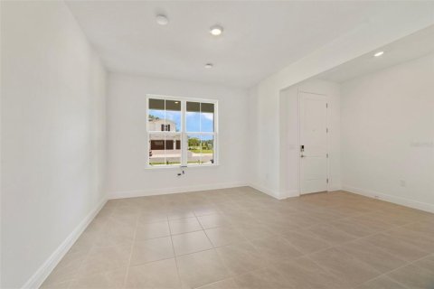 House in Apopka, Florida 5 bedrooms, 317.45 sq.m. № 1886028 - photo 7