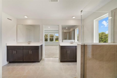 House in Apopka, Florida 5 bedrooms, 317.45 sq.m. № 1886028 - photo 17