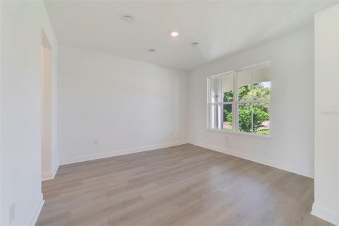 House in Apopka, Florida 5 bedrooms, 317.45 sq.m. № 1886028 - photo 27