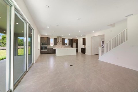 House in Apopka, Florida 5 bedrooms, 317.45 sq.m. № 1886028 - photo 10