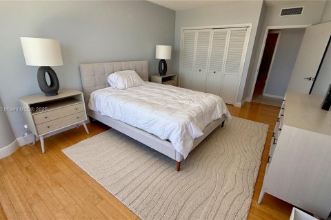 Condominio en alquiler en Miami Beach, Florida, 2 dormitorios, 141.21 m2 № 1959388 - foto 16