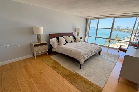 Condominio en alquiler en Miami Beach, Florida, 2 dormitorios, 141.21 m2 № 1959388 - foto 10