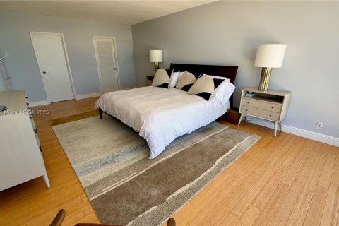 Condominio en alquiler en Miami Beach, Florida, 2 dormitorios, 141.21 m2 № 1959388 - foto 11