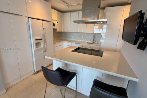 Condominio en alquiler en Miami Beach, Florida, 2 dormitorios, 141.21 m2 № 1959388 - foto 6