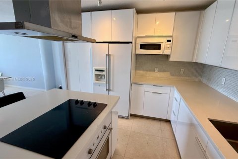 Condominio en alquiler en Miami Beach, Florida, 2 dormitorios, 141.21 m2 № 1959388 - foto 5