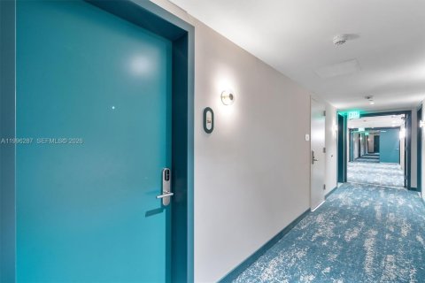 Condominio en alquiler en Miami, Florida, 48.22 m2 № 2059631 - foto 2