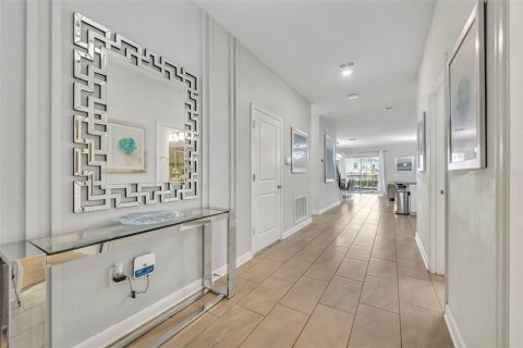 House in Four Corners, Florida 8 bedrooms, 363.15 sq.m. № 1514566 - photo 7